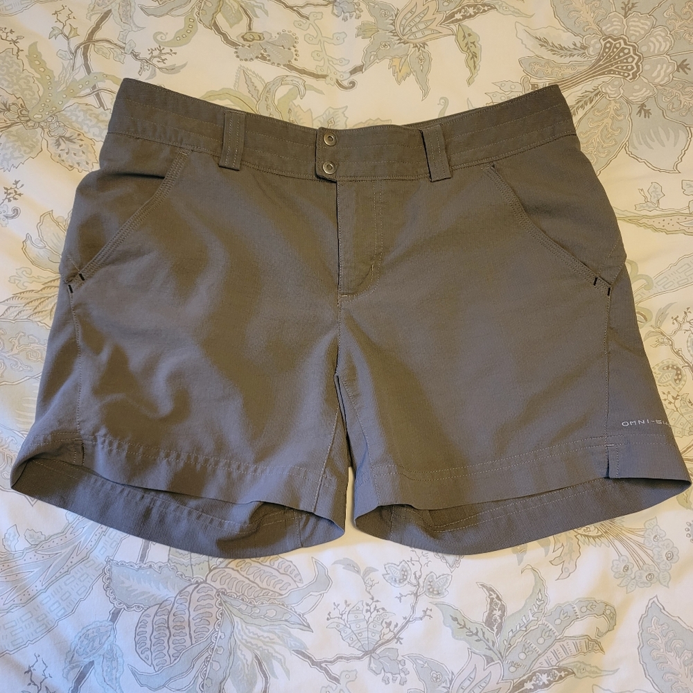 Columbia hiking / travel shorts